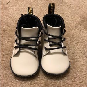 Infant dr martens